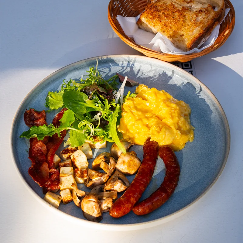 Full Lokál breakfast